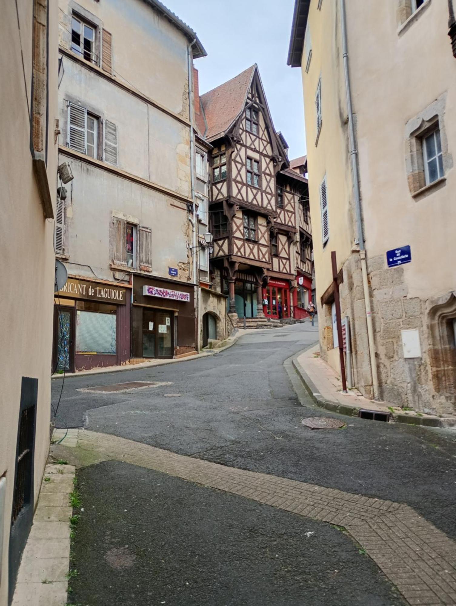 Appartement Duplex Center Thiers - Clermont-Ferrand - Lyon - Free Parking - Self-Check-In Extérieur photo